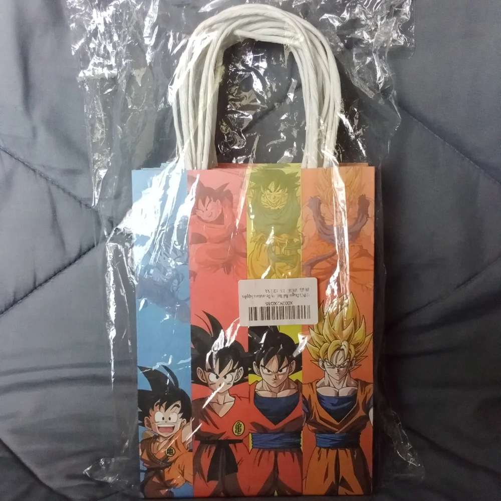 Dragon ball Anime x12 Paper Gift Bags Super Saiyan Goku Evolution Party Supplies